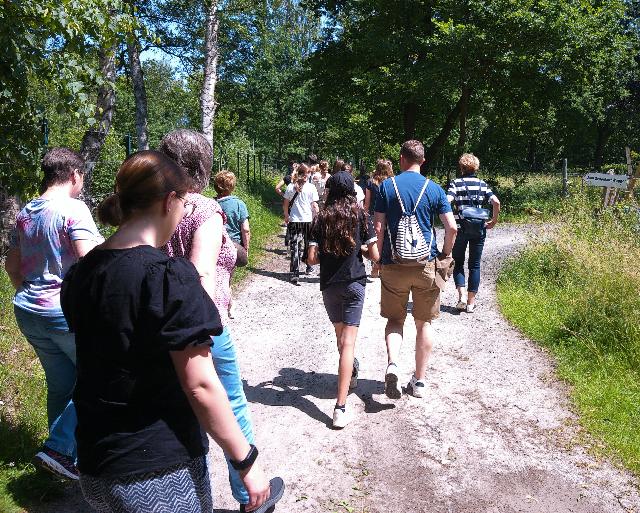 Auf dem Weg zum Waggon
